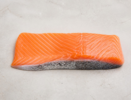 Salmon fillet, skin on