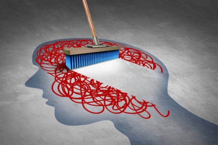 Digital Minimalism: Clean Up Your Mind by Cleaning Up Your Tech